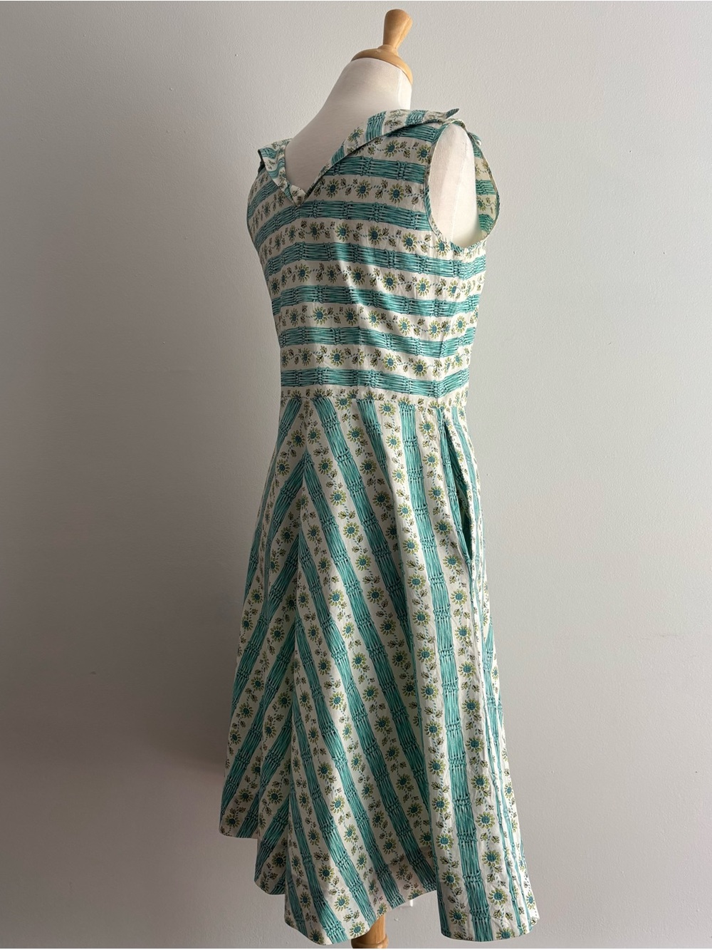 Vintage 1940s FRUIT of the LOOM Floral & Basket Print House Dress / 38 bust - Picture 8 of 15